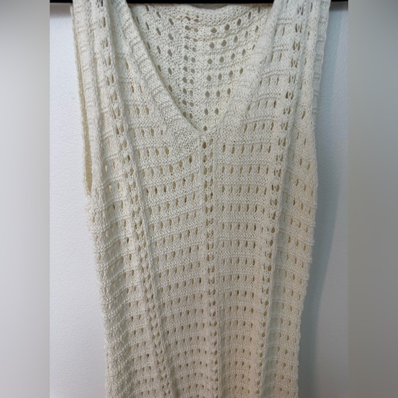 Elegant Cream Knit Maxi Dress - Picture 4 of 5